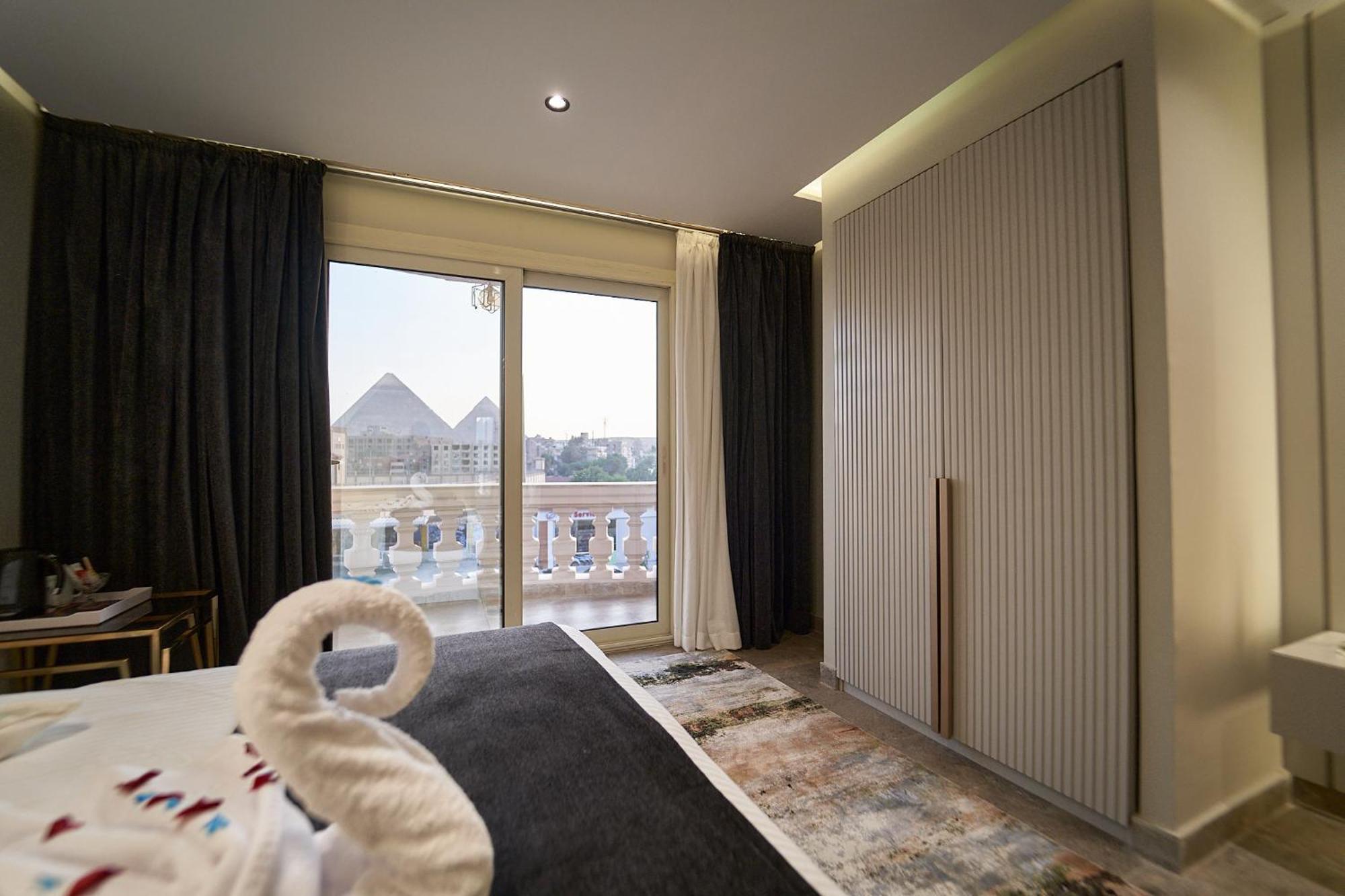Pyramids Charm Hotel Al Kawm al Akhdar Exteriör bild