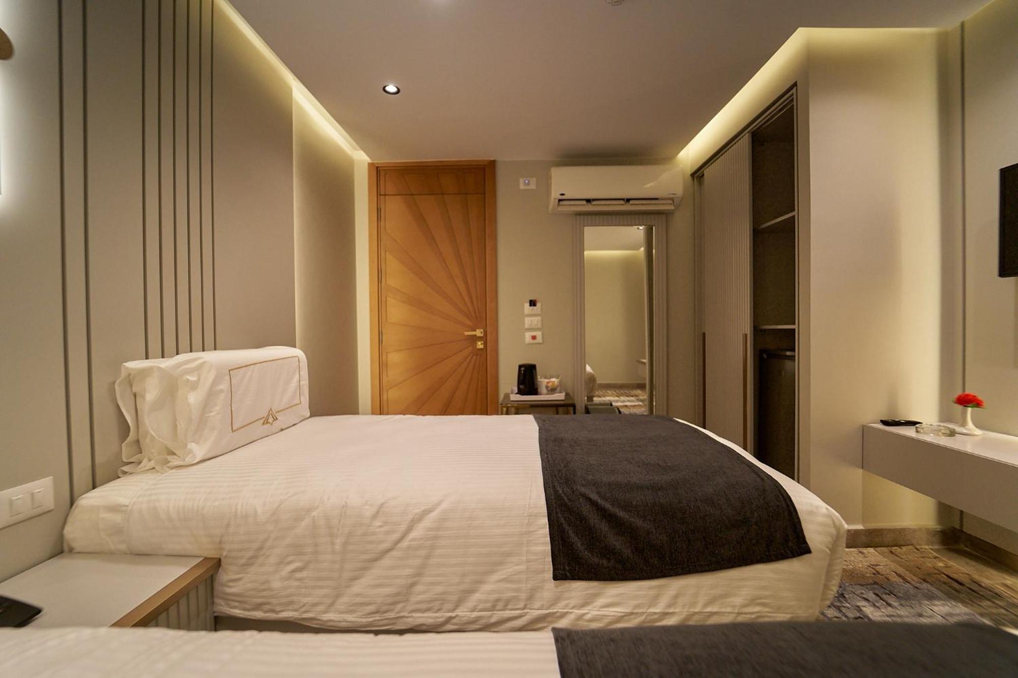 Pyramids Charm Hotel Al Kawm al Akhdar Exteriör bild