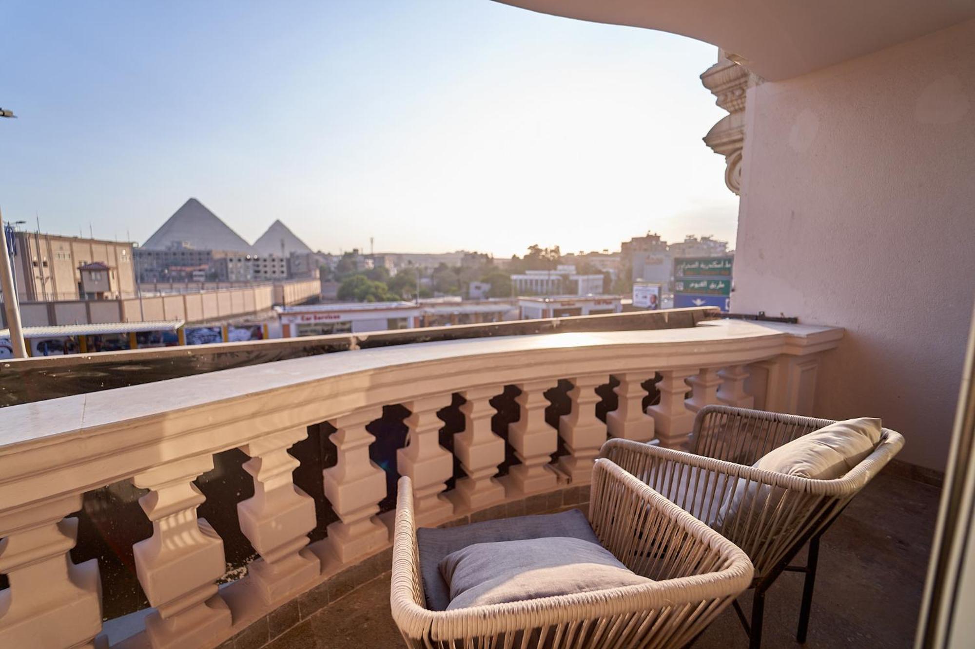 Pyramids Charm Hotel Al Kawm al Akhdar Exteriör bild